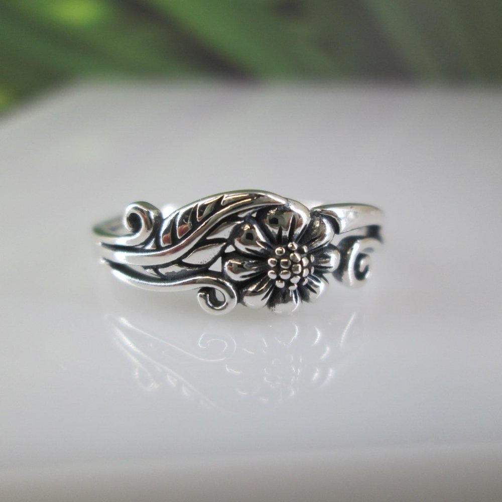Sterling Silver Dainty Sunflower Ring with Leaf,925 Flower Ring,Leaf Ring,925